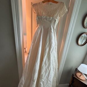 Custom wedding gown size 6/8
